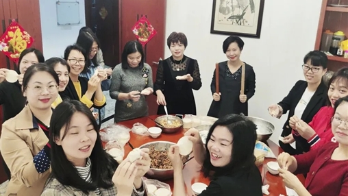 共享歡樂 | 百裕集團(tuán)營(yíng)銷中心喜樂鬧元宵、暖心慶生日