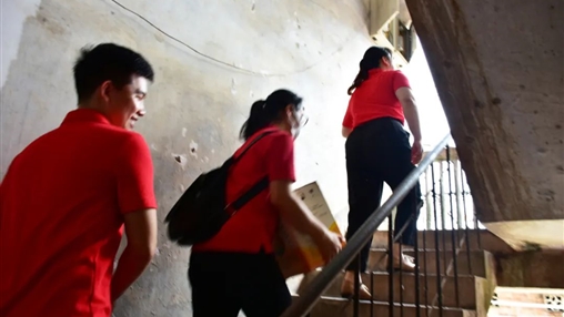 迎“七一”，送溫暖 | 百裕教育黨支部走訪慰問困難老黨員